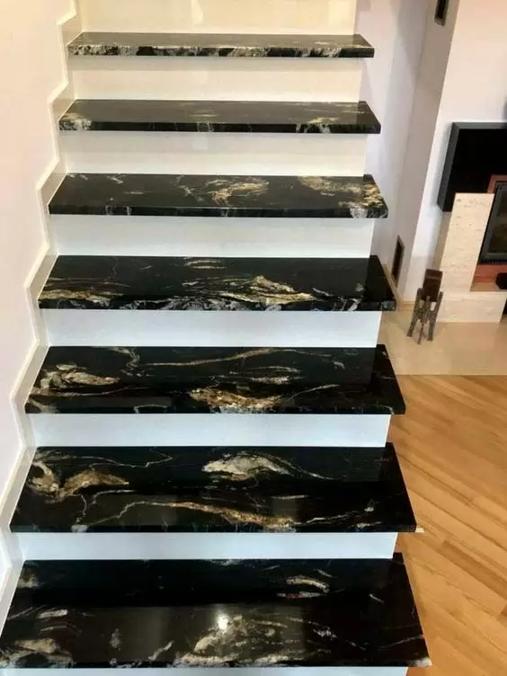Escaleras de granito Dark Pearl