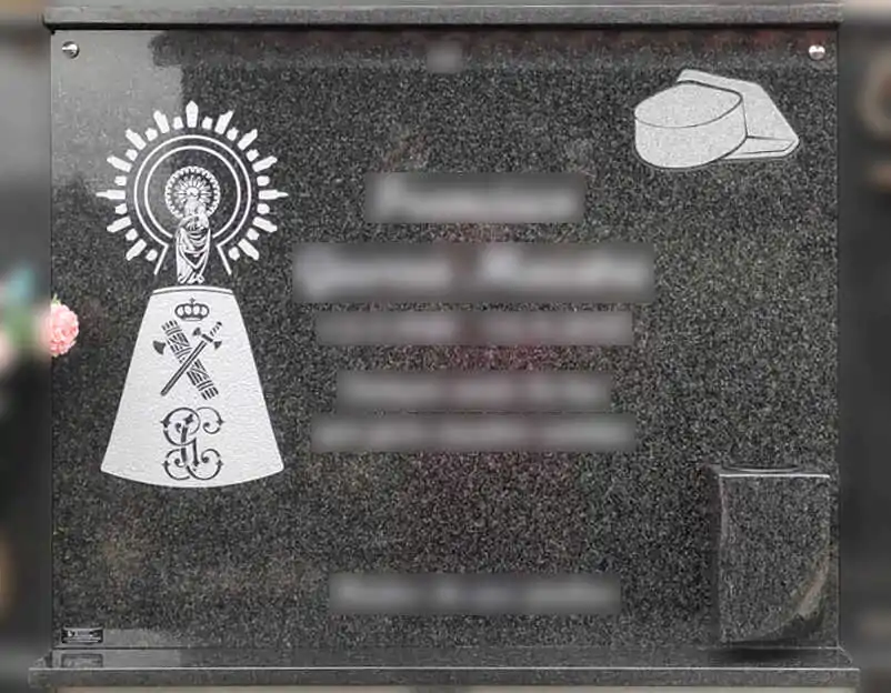 Lápida con Virgen del Pilar